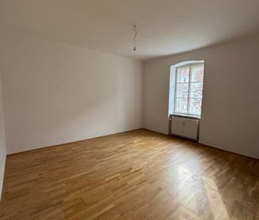 Zentral gelegene 3-Raum-Wohnung, extra Küche, im 4ten Stock mit Lif... - Photo 1