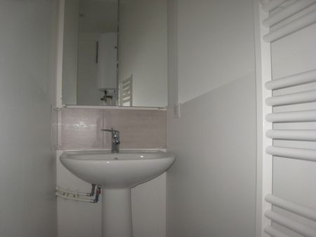 Location Appartement 2 pièces 31m² VALENCIENNES 59300 - Photo 4