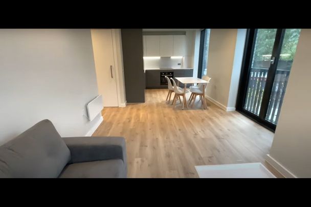 2 Bed Flat, The Gate, M4 - Photo 1