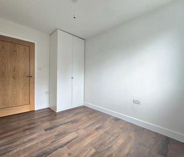 3 bedroom apartment to rent - Photo 4