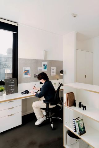 U18 6 Bedroom Share Bathroom Female - Photo 4