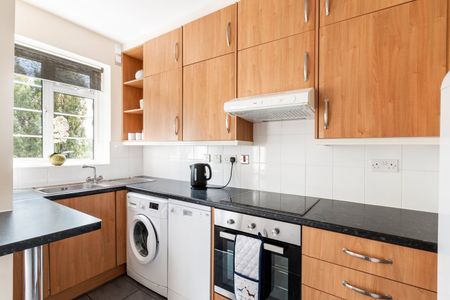 2 Bed Flat, Langham Court, SW20 - Photo 5