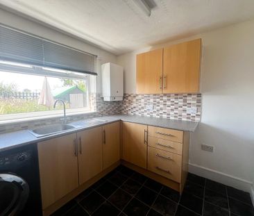 3 bedroom semi-detached house to rent - Photo 5