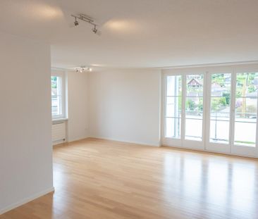 Schöne 3-Zi Wohnung an ruhiger und zentraler Lage - Photo 2