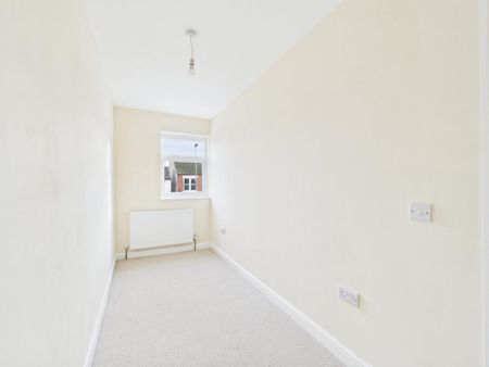 3 bedroom end of terrace house to rent - Photo 3