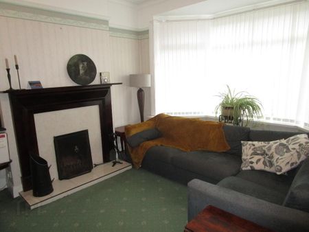 Clonlee Drive, Newtownards ROAD, Belfast, BT4 3DA - Photo 2