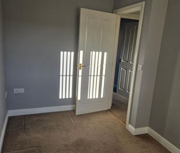 2 bedroom semi-detached house to rent - Photo 3