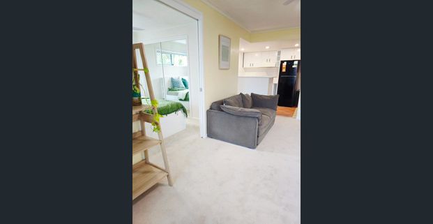 Stylish Beach Apartment in Surfers Paradise - Photo 1