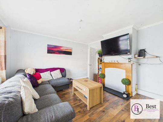 54 Pinewood Avenue, BT388EW, Carrickfergus - Photo 1