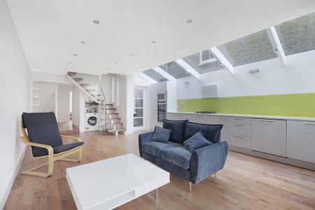 3 bedroom flat to rent - Photo 3