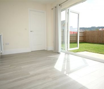 Cowslip Close, - Photo 1