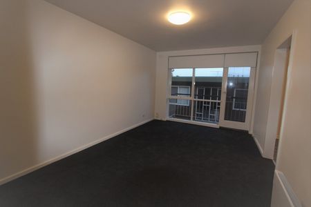 2/53 The Esplanade, Maribyrnong VIC 3032 - Photo 2