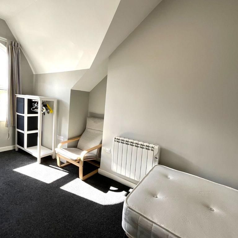 1 bedroom in a house share to rent - Photo 1