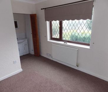 3 bedroom semi-detached house to rent - Photo 4