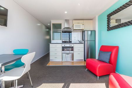 Funky Zest Apartment - Photo 4