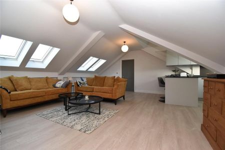 2 bedroom maisonette to rent - Photo 5