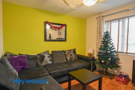 5 bed end of terrace house to rent in Comet Avenue, Newcastle-under-Lyme, Staffordshire - Photo 5