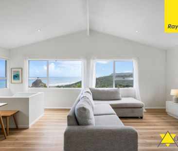 Cozy 2-Bedroom House with Stunning Sea Views! - Photo 5