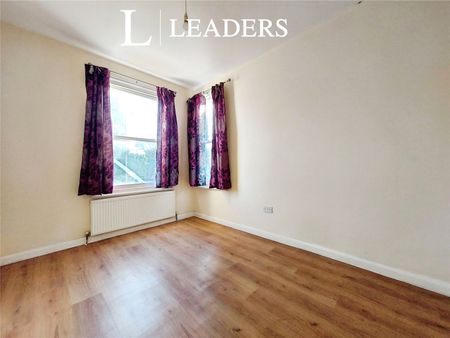 2 bedroom apartment to rent Victoria Avenue, Southend-on-Sea, Essex, SS2 - Photo 3
