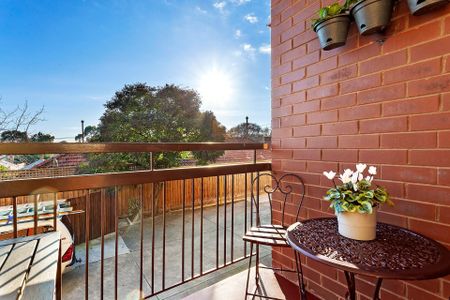 Thinking of selling? Contact our agent - Photo 2