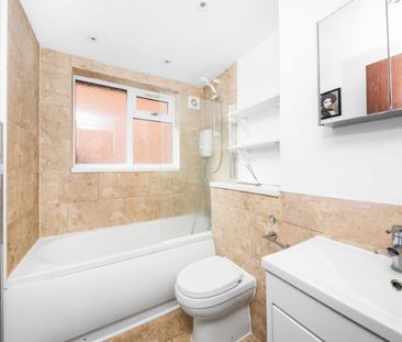 2 Bed Flat, Gables Close, SE12 - Photo 6