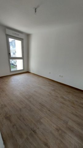 Location Appartement 2 pièces 48m² LUCE 28110 - Photo 2