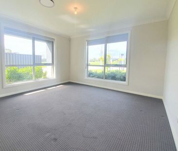 Family Home - Photo 4