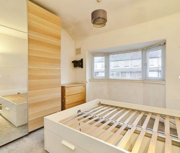 Burley Wood Crescent, Leeds - Photo 3