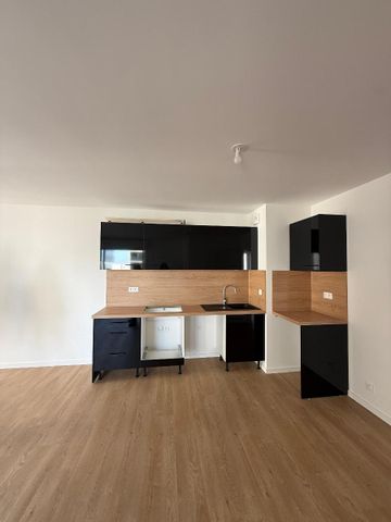 Location Appartement 3 pièces 70m² BORDEAUX 33100 - Photo 4