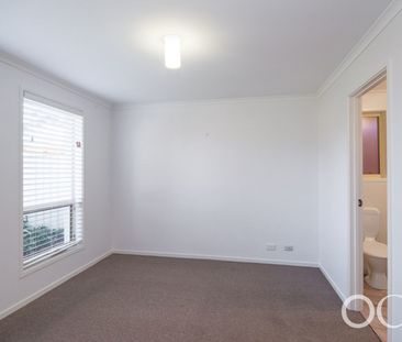 Spacious 3 bedroom home - Photo 2