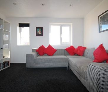Redford Close, Feltham, Middlesex,TW13 - Photo 1