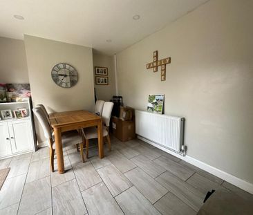 3 bedroom semi-detached house to rent - Photo 6
