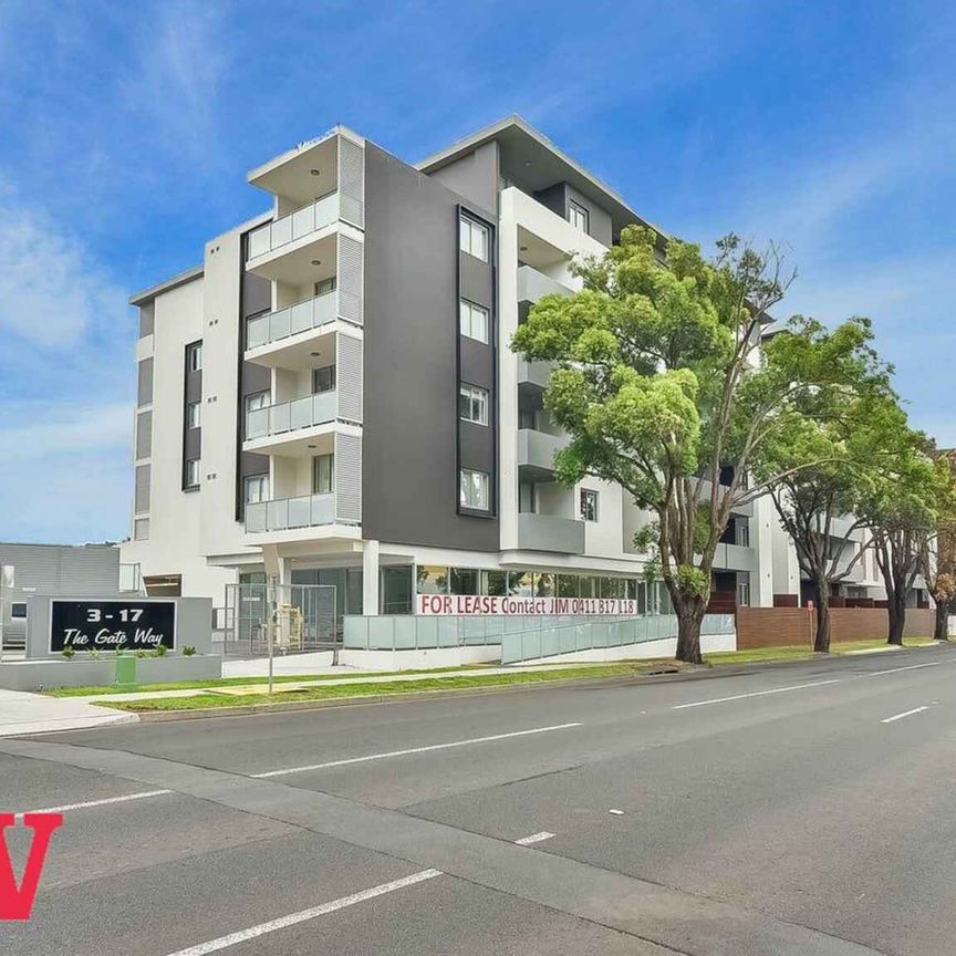 UNIT IT THE HEART OF CAMPBELLTOWN !! - Photo 1