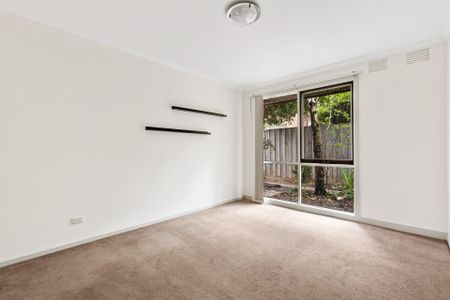 Inner City Living! - Photo 3