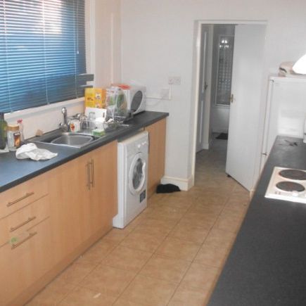 4 Bed Student House - Stockton - Photo 4