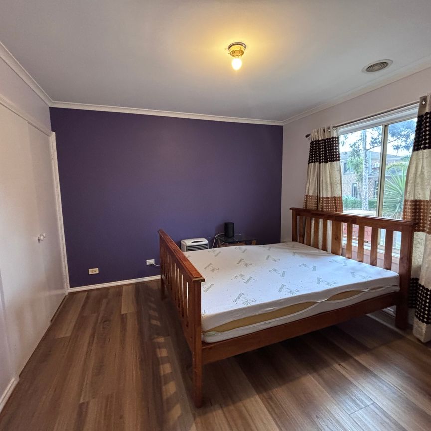 Bundoora - Photo 1