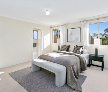 SPACIOUS FAMILY LIVING IN THE HEART OF FORESTVILLE - Photo 4