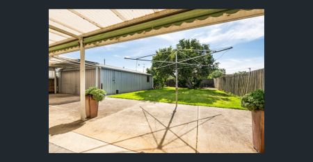 3 Bedrooms in a Great Location. - Photo 3