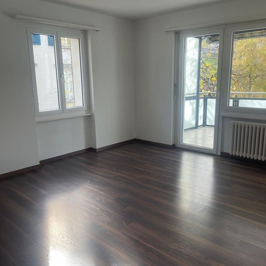 Luminous 4-room apartment with balcony and plenty of space - Photo 1