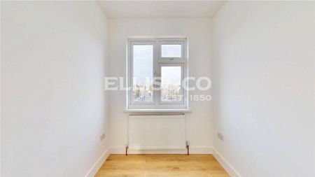 4 bedroom terraced house to rent - Photo 3