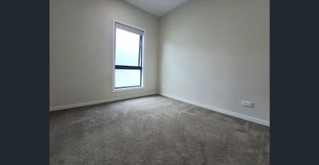 Immaculate Modern Family Home - Photo 3