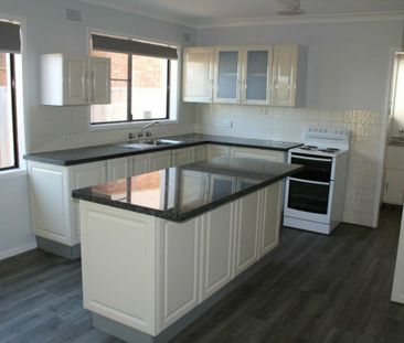 Family-Friendly Home in Dubbo Suburb - Photo 2