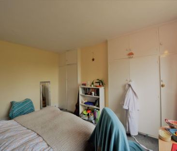 4 bedroom House in Becketts Park Drive, Leeds - Photo 5