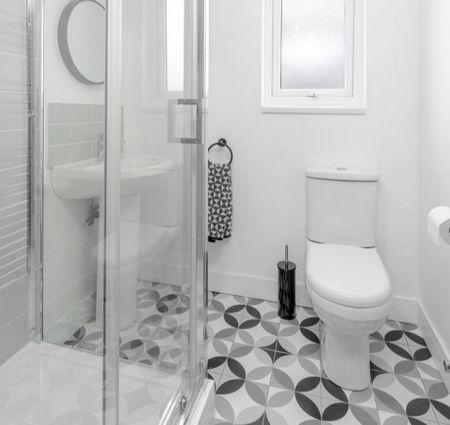 FULL REFURB - SUMMER 2021 - Photo 5