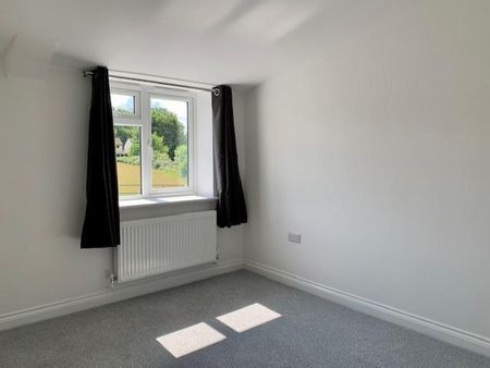 4 bedroom terraced house to rent - Photo 2