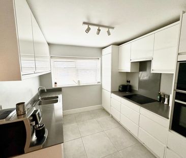 3 Bed Flat, Langdale Court, BN3 - Photo 3