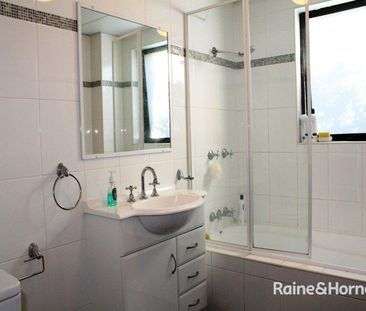 SPACIOUS ONE BEDROOM UNIT - Photo 3