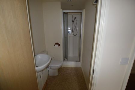 2 bedroom flat to rent - Photo 5
