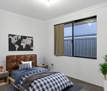Unique family home on Ryhill Crescent! - Photo 6