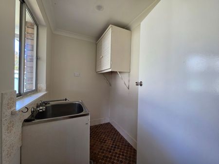 Delightful Family Home in Quiet Taree West Cul-de-Sac - Photo 5